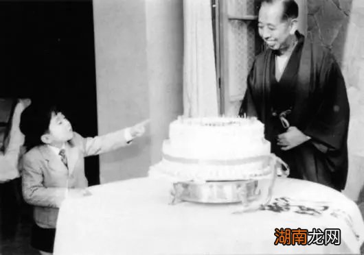 日本为什么总是频繁更换首相 日本历任首相都是谁