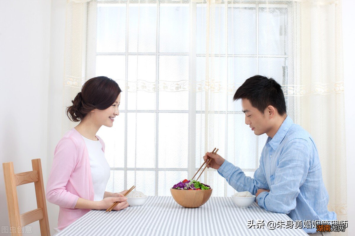 夫妻之间感情变淡的原因  结婚夫妻关系冷淡怎么解决