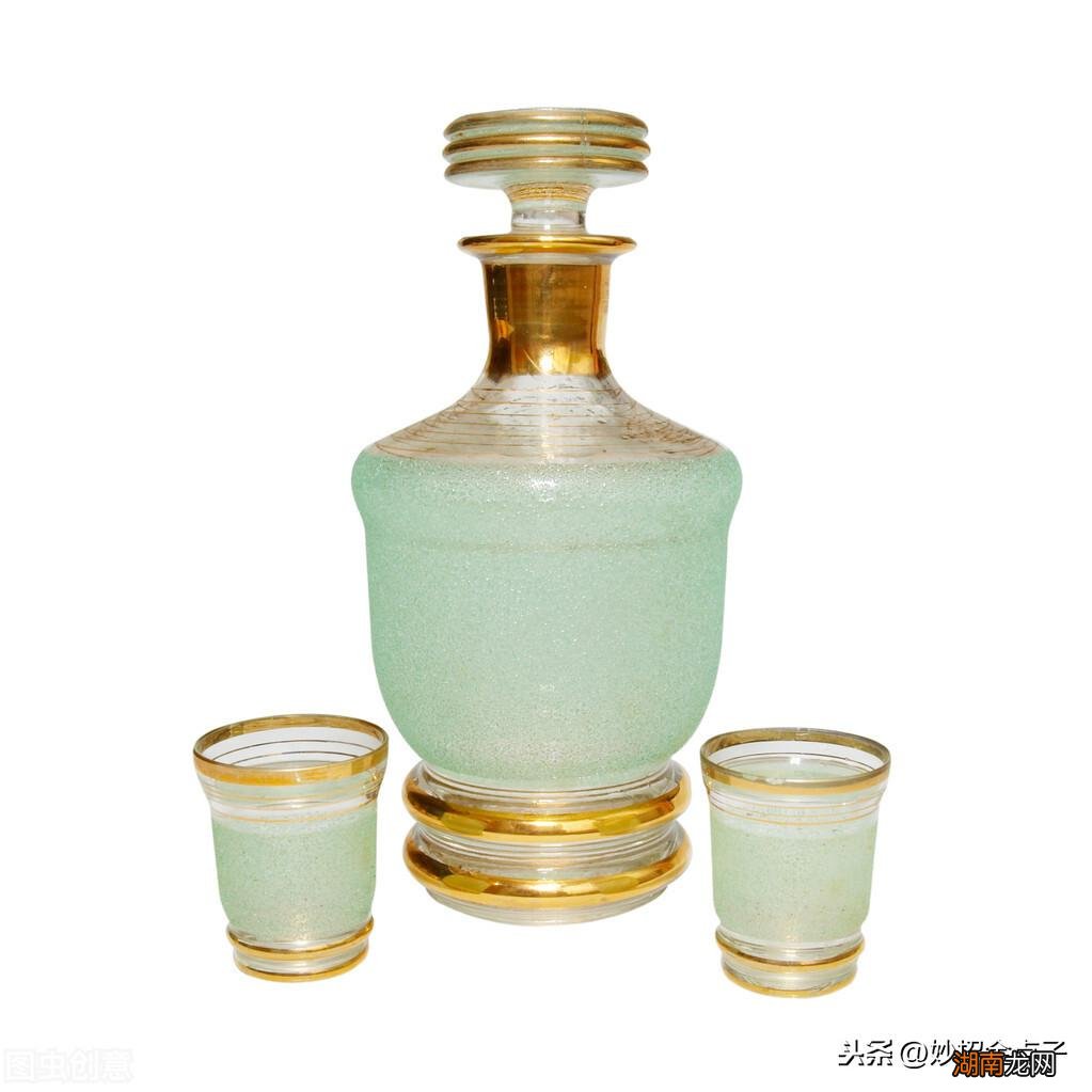 快速清除标签撕小窍门 门上贴的广告纸胶怎么去掉不留痕迹