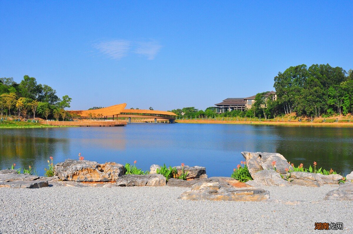 如何正确理解做人别太过分的说法 暗示做人别太过分