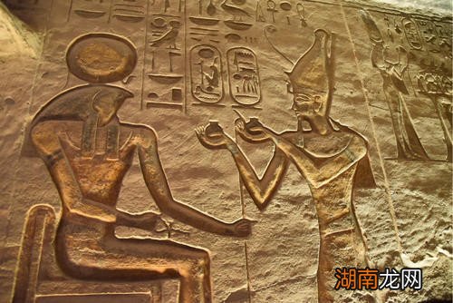 阿布辛贝神庙里4座雕像分别是谁 阿布辛贝神庙四尊神像