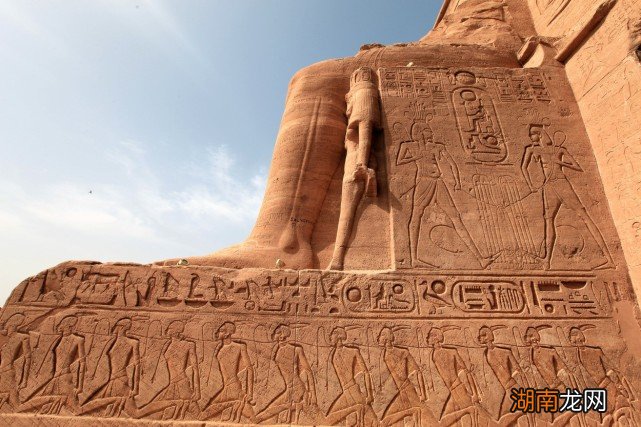 阿布辛贝神庙里4座雕像分别是谁 阿布辛贝神庙四尊神像