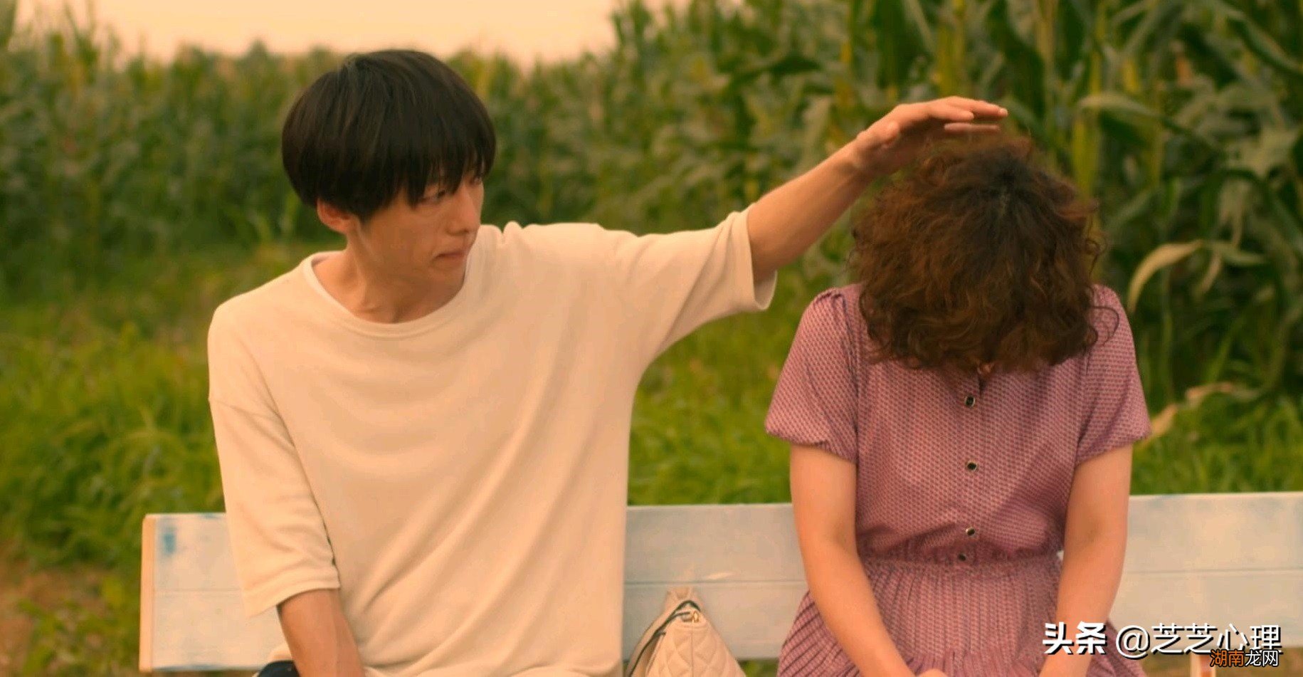 男生什么情况下会对女生摸头杀 男生会随意摸头杀吗