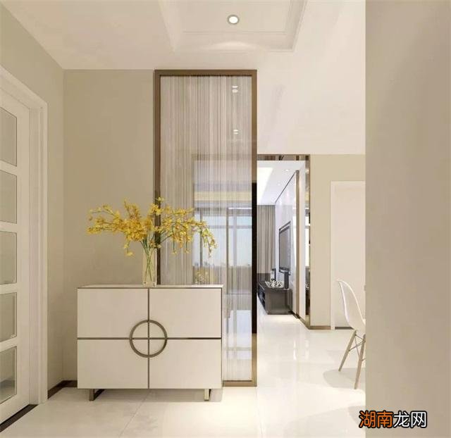 入门玄关放什么东西风水好 进户门对面墙上挂什么好