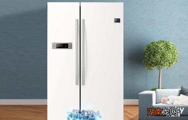 海尔冰箱嗡嗡声特别大手摸侧边声音更大怎么回事