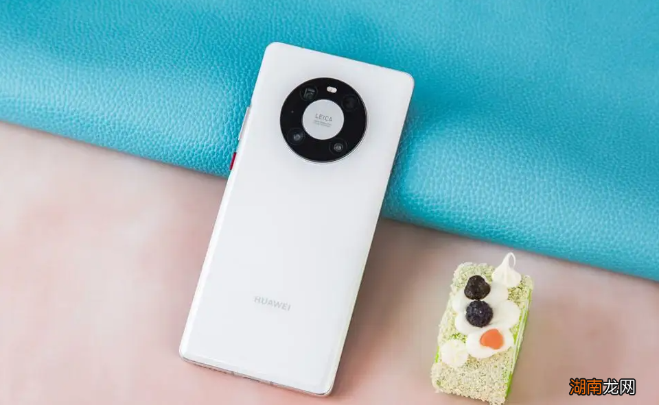 使用的过来人告诉你怎么选 直屏和曲面屏到底哪个好一点