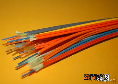 网络通信中传输介质介绍 常用的网络传输介质有哪几种