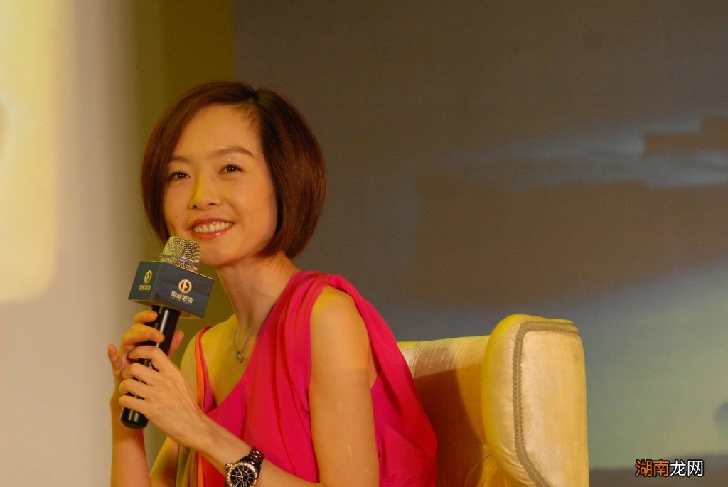 鲁豫嫁到国外为什么又离婚 鲁豫老公是谁是哪国人