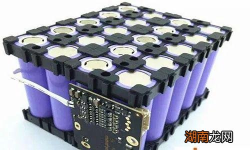 使用寿命及性能对比分析 铅酸电池好还是锂电池好