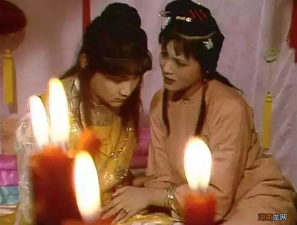 林黛玉知道两人的关系吗 红楼梦贾宝玉和袭人是什么关系