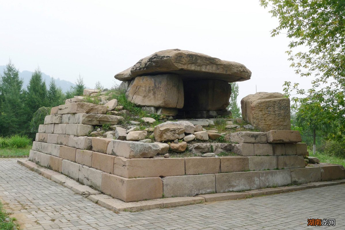 死人在棺材多久会腐烂变化 人在棺材腐烂过程图片