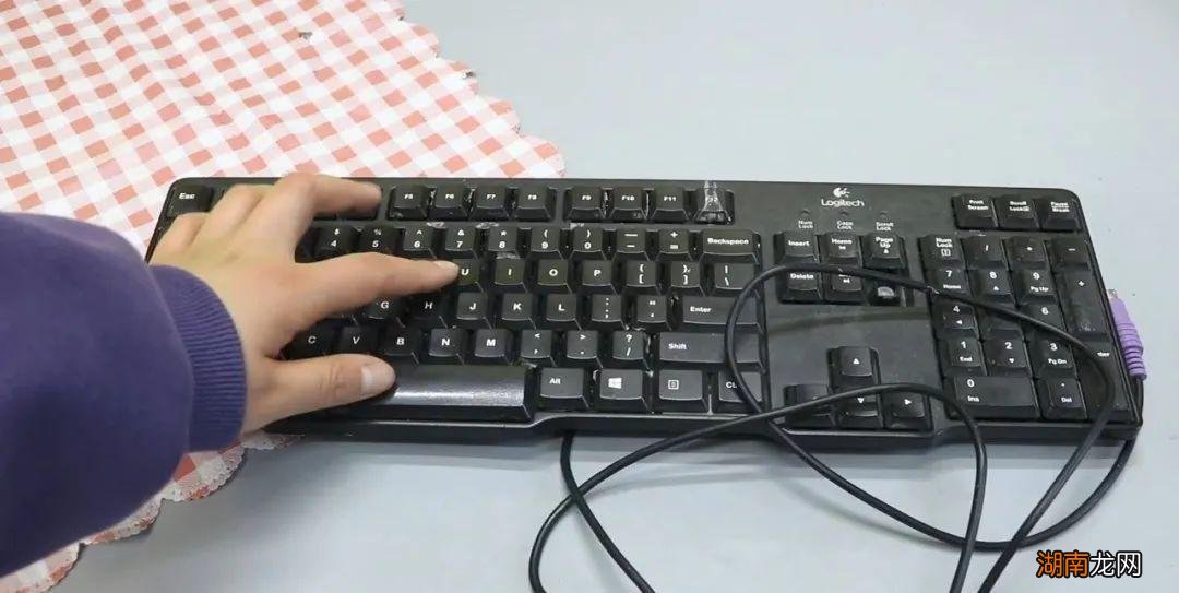 机械键盘缝隙里很脏清洁如新 键盘脏了如何清洗干净妙招