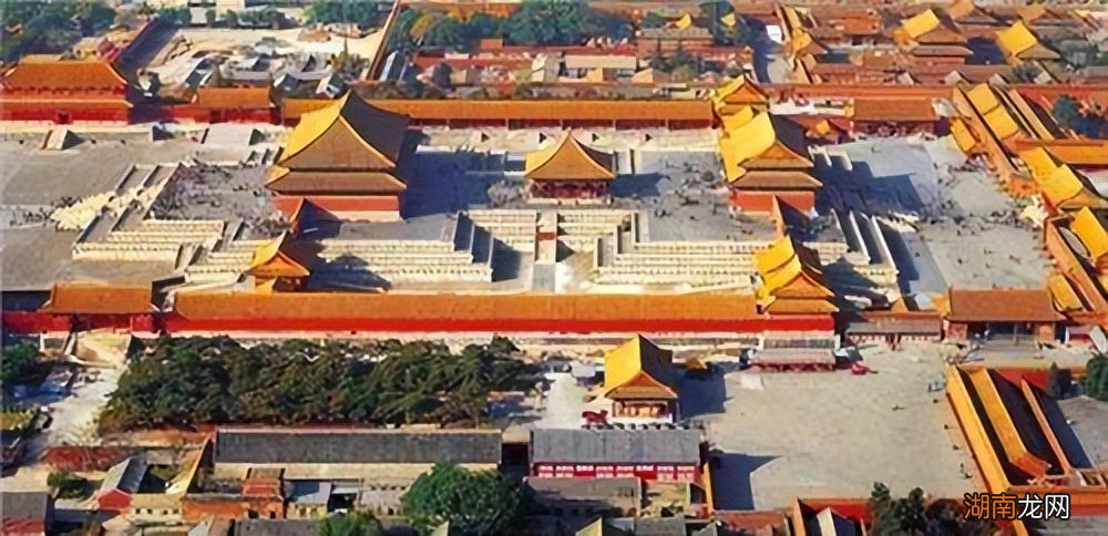 92年故宫出现宫女的影子是真的吗 故宫闹鬼真实照片