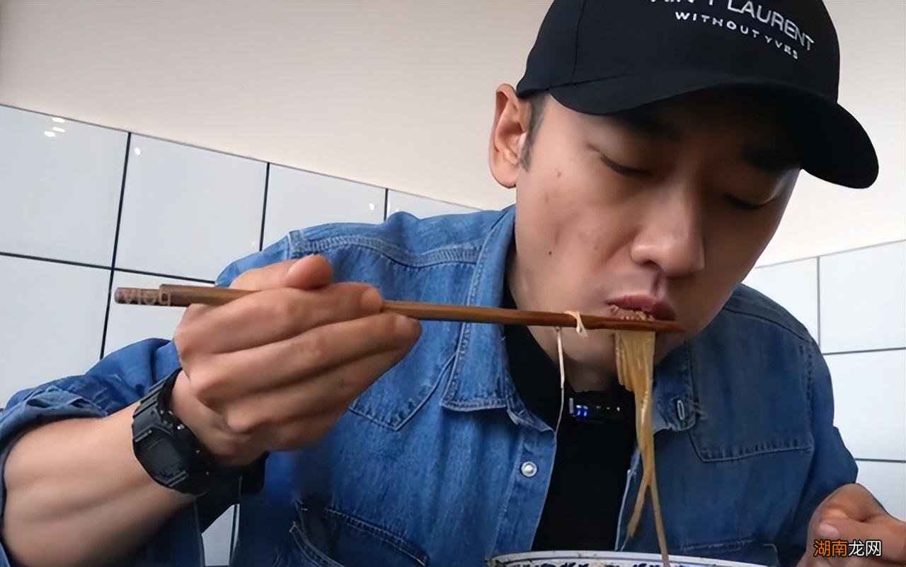 美食自媒体博主变现挣钱模式 美食博主怎么赚钱