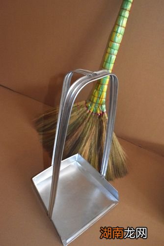 和扫把配套的东西叫什么 畚箕和簸箕的区别图片