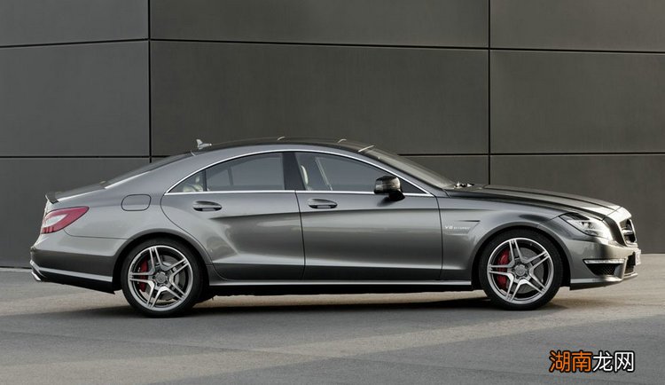 汽车后保险杠怎么拆