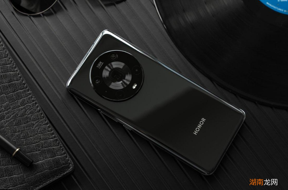 荣耀的高端手机选择哪款更划算 荣耀高端机型有哪几款