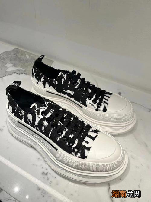 属于什么档次的品牌 亚历山大麦昆是什么牌子