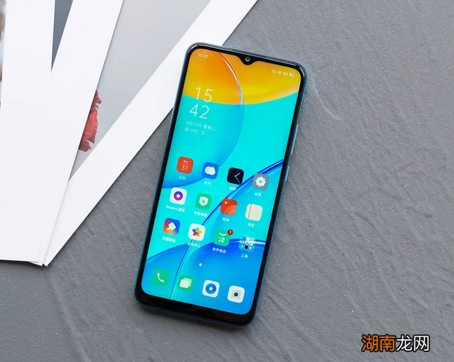 预算千元左右哪款比较好 适合老人用的智能手机品牌