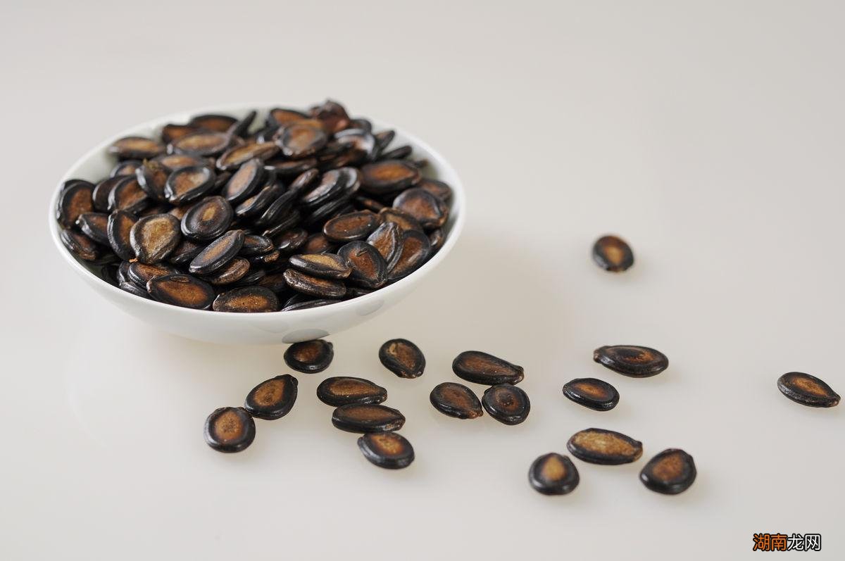 西瓜里面的西瓜子可以吃吗