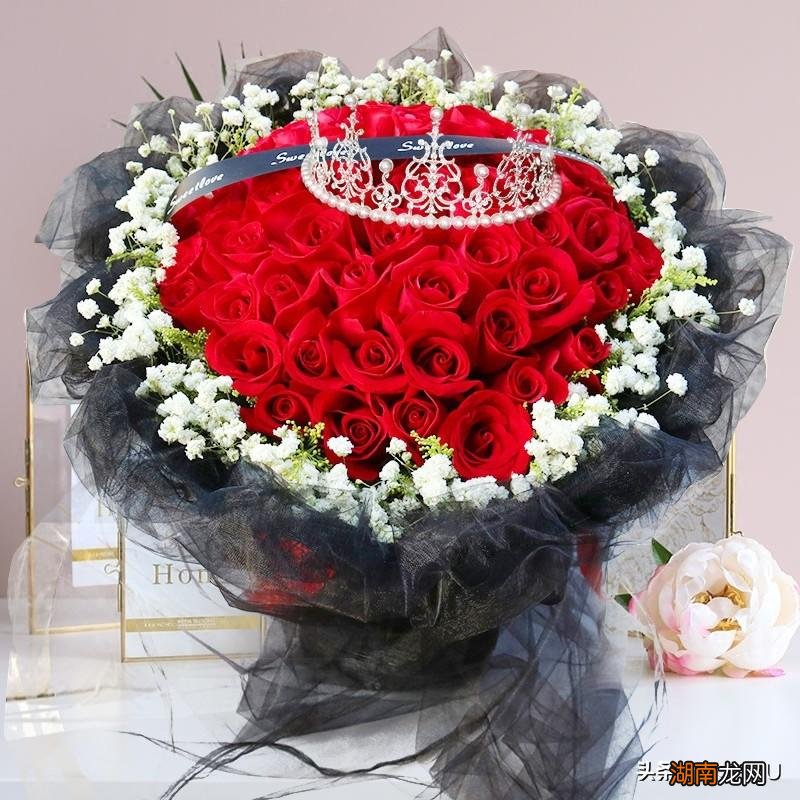 结婚纪念日送老婆什么鲜花最合适