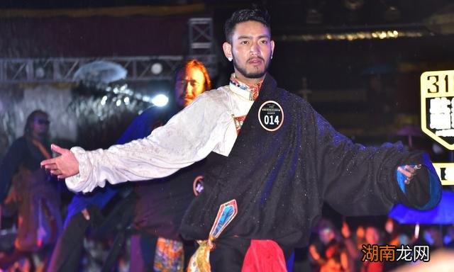 康巴汉子属于什么民族 康巴汉子是指哪个地区的男人