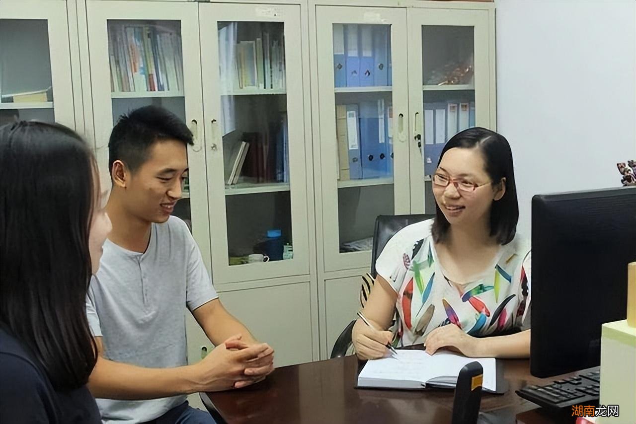 哪个职位高更受欢迎 辅导员和班主任的区别