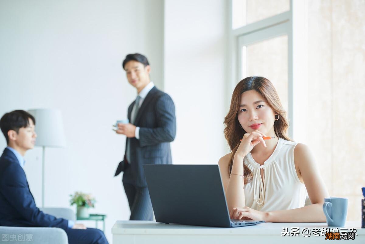 女子手指长苦楚终生尝的意思 手指长的女人代表什么命运