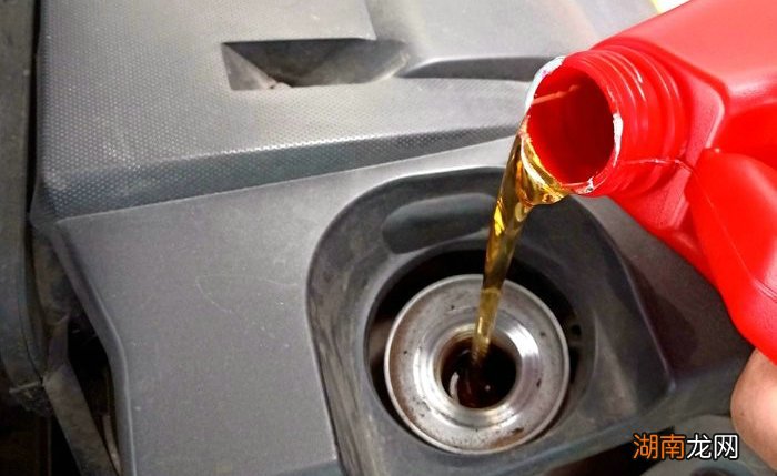 机油什么颜色需要换