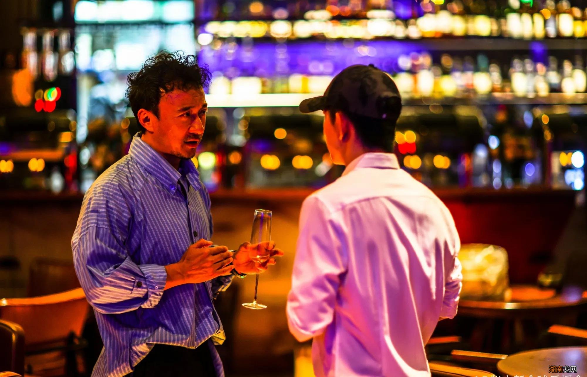 赵立新发表了什么不当言论 演员赵立新犯什么事了