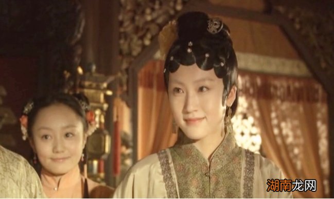 简单概括人物李纨经典情节 红楼梦李纨的性格特点分析