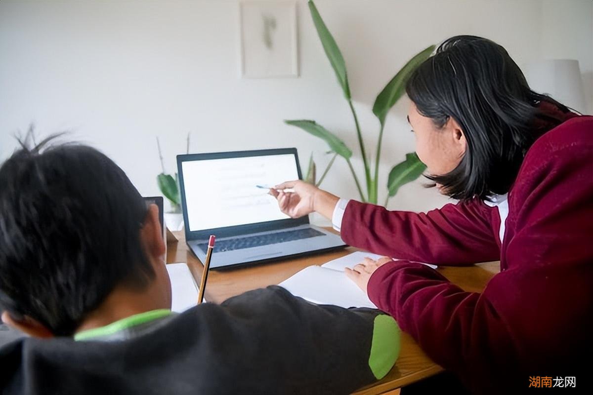 孩子判叛逆期怎样教导他 14岁女儿叛逆应该怎么教育