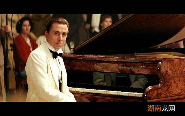 海上钢琴师选择死亡的原因 海上钢琴师不去找女孩的原因