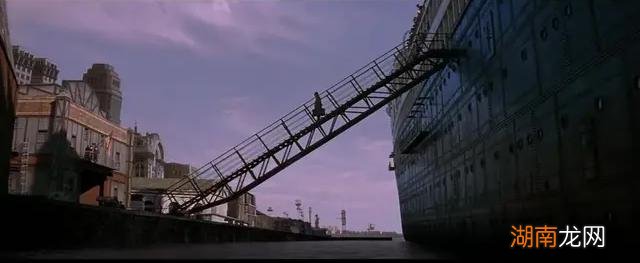 海上钢琴师选择死亡的原因 海上钢琴师不去找女孩的原因