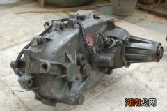 分动器在汽车哪个部位