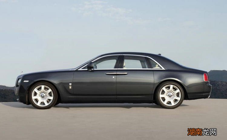 手动挡汽车档位挂不进去什么原因