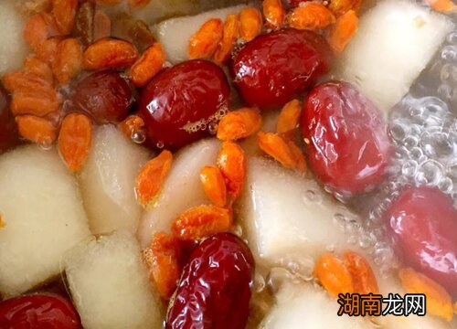 冰糖雪梨一般炖几分钟能熟可以吃