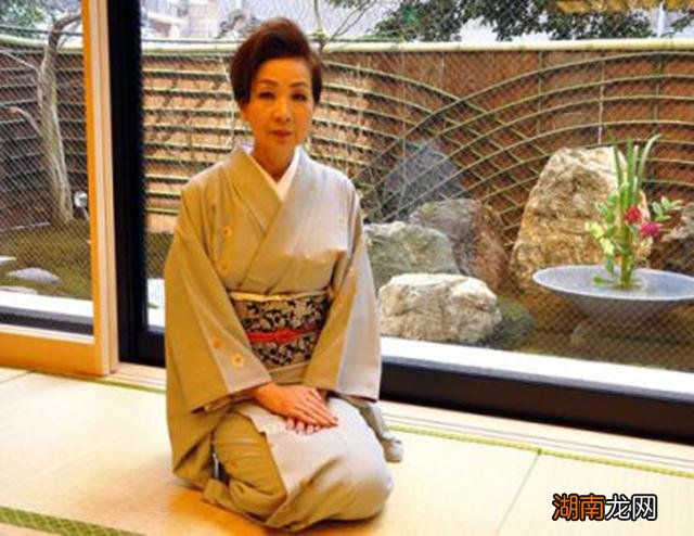 日本妈妈桑因阅历受欢迎 妈妈桑是什么职业意思