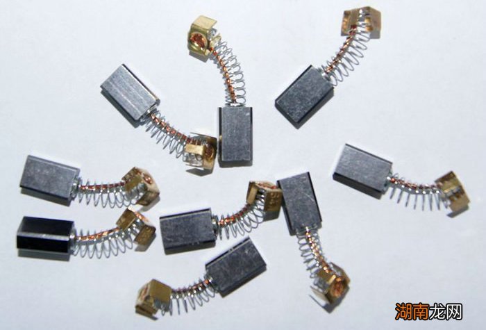 碳刷是什么材料制成的