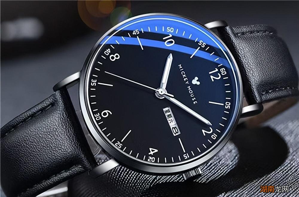 有纪念意义的成年礼物 男孩18岁成人礼父母送什么礼物好