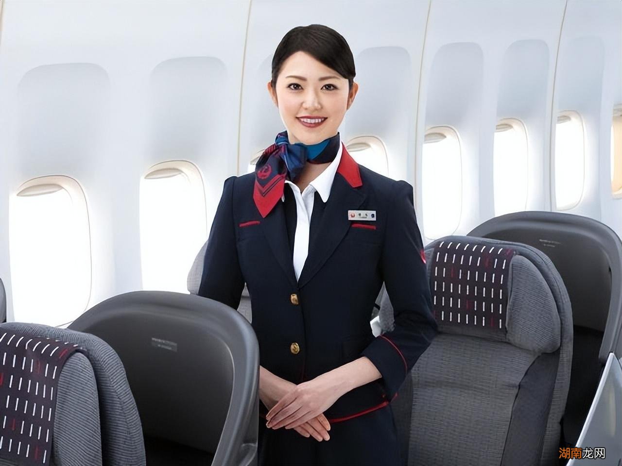 空姐的薪水真的很高吗 空姐的工资待遇怎么样