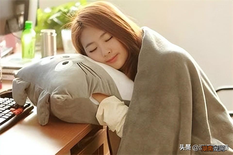 哄女生睡觉的10种经典方法 怎么哄女孩子睡觉