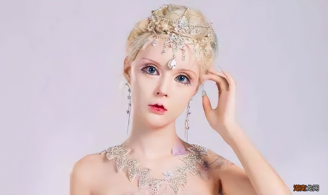 网红迪丽拉整容前后对比照 芭比迪丽拉原来的样子素颜