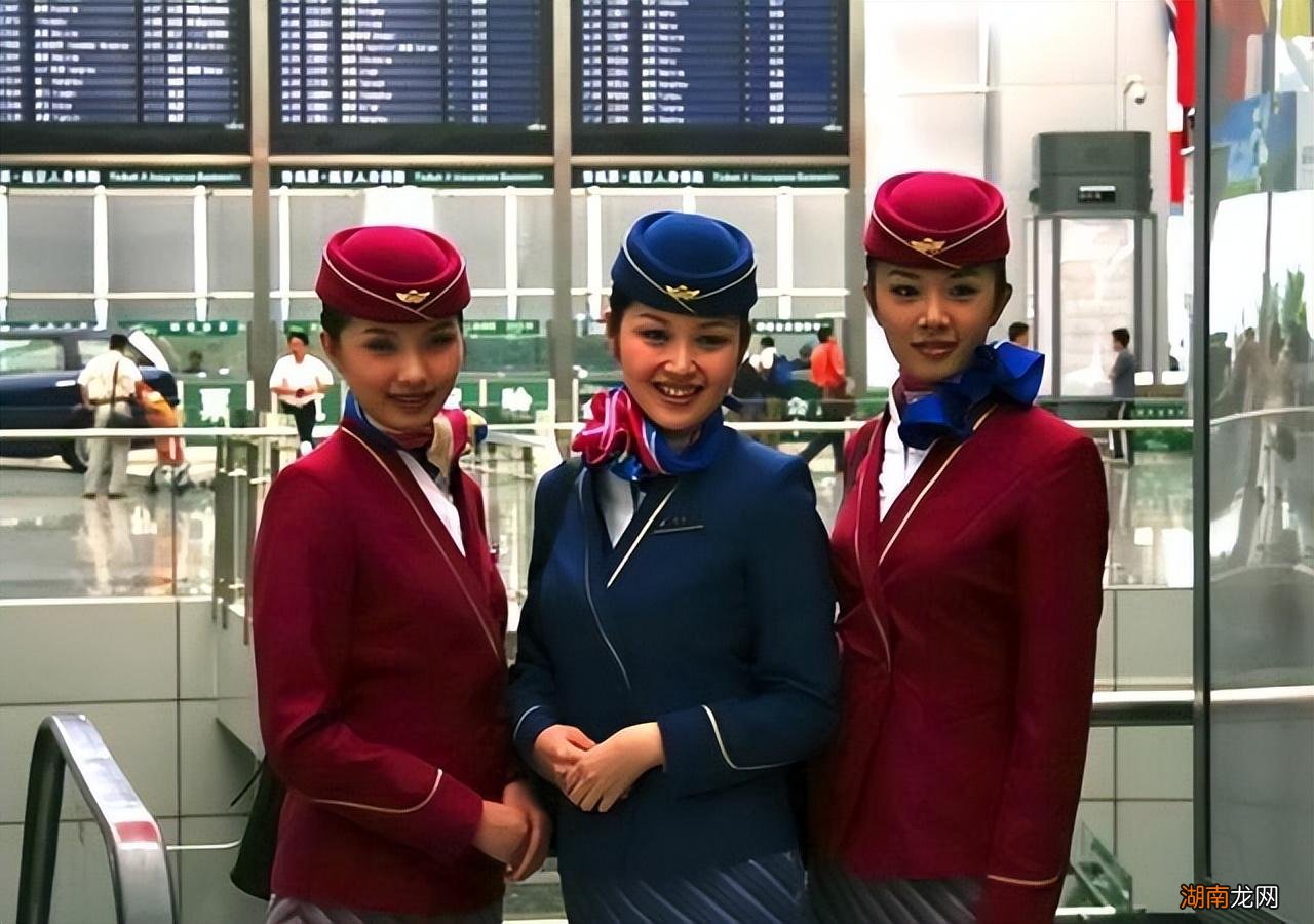 知情人揭露了真实工资情况 空姐待遇与薪资如何