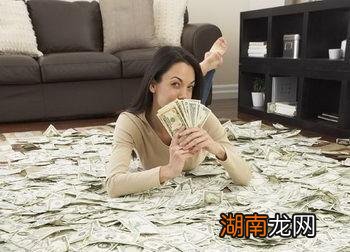 男人和女人的拜金行为上的区别 拜金是什么意思