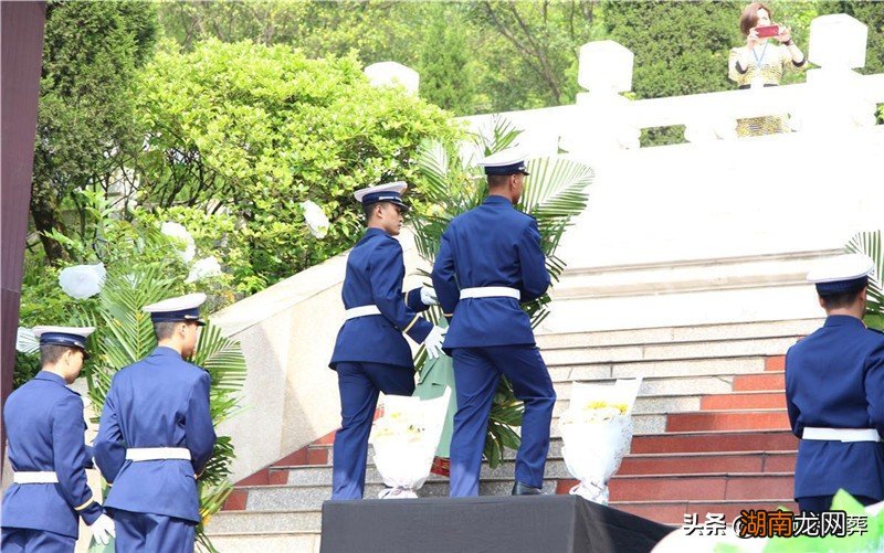 人死后民间的安葬习俗及下葬日期 火化后多久下葬比较好