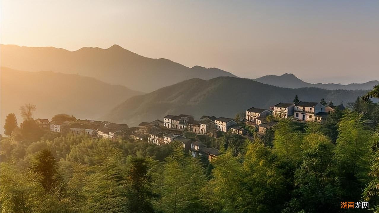 泰山和黄山哪个更值得游览 泰山和黄山哪个高一些