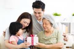 奶奶过生日送什么实用礼物 适合送奶奶的礼物排行