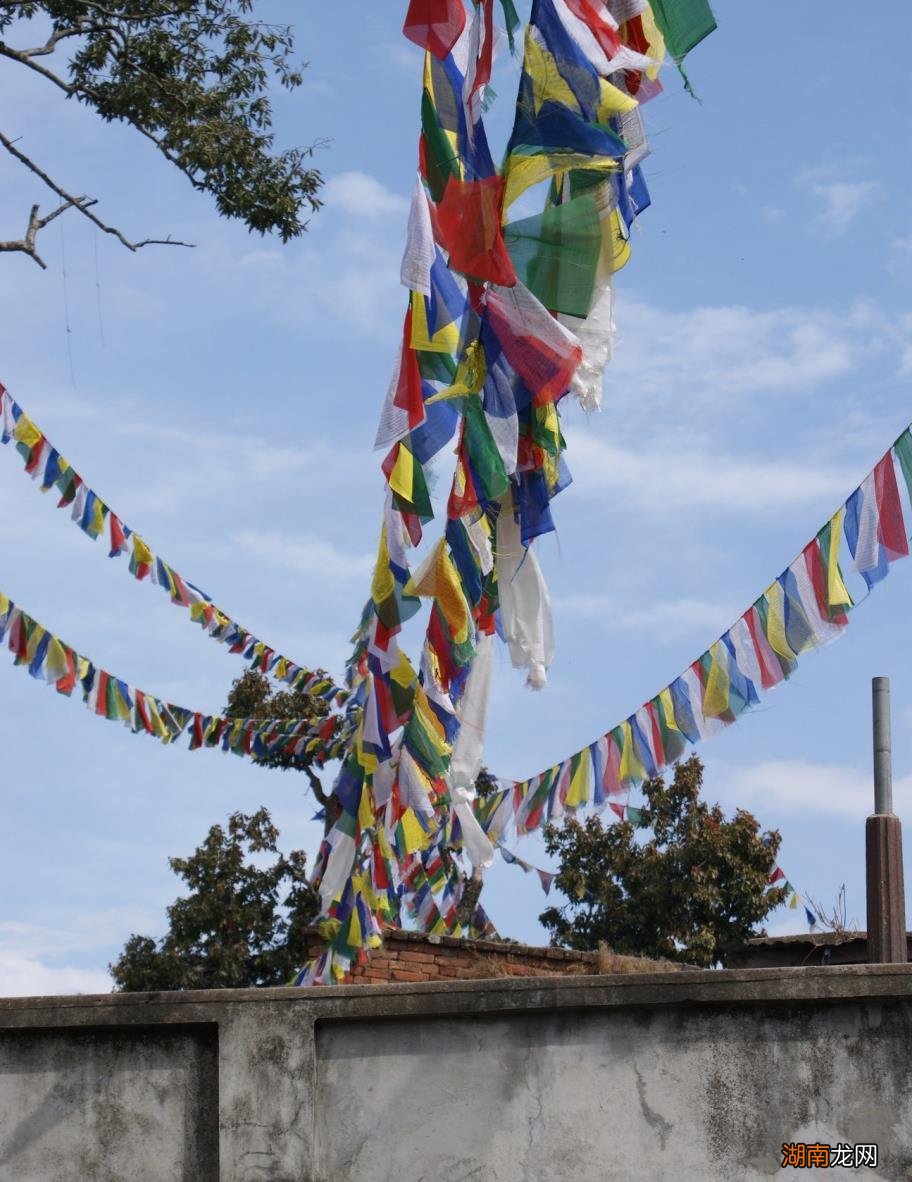 藏传佛教挂的经幡一搬挂几条 西藏挂经幡是什么意思