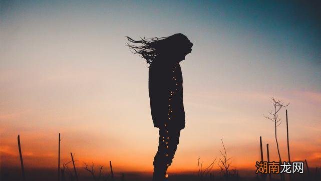 缺爱人群的心理特征 没有爱的人内心是怎么样的感受